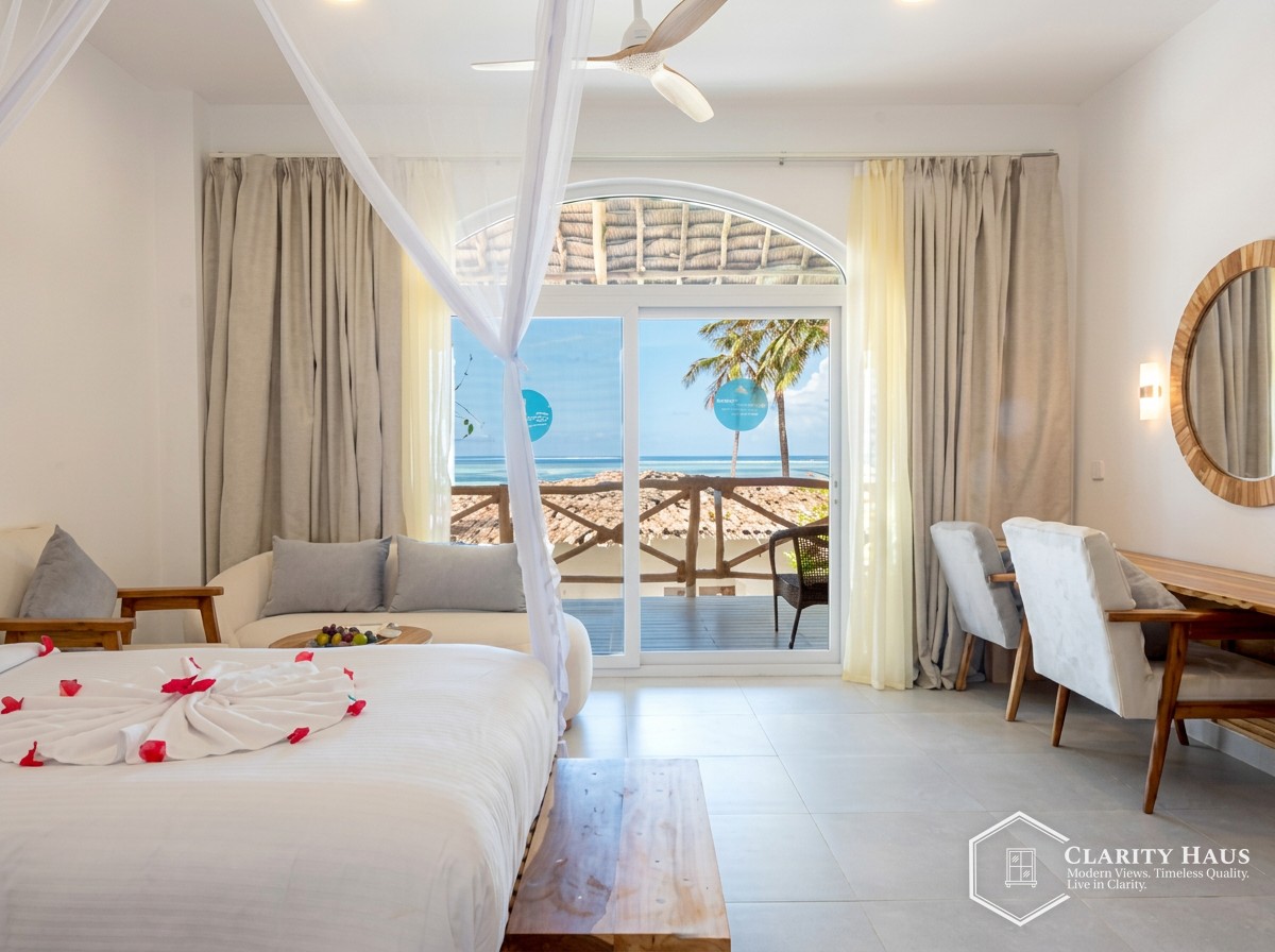 Beachfront hotel — 24 rooms — image 4